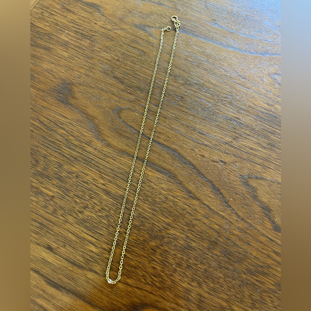 Small Chain Necklace - Picture 2 of 4